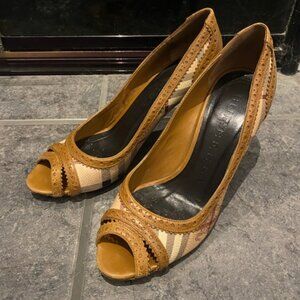 Burberry Beige / Camel Leather Haymarket Heel (size 39.5)